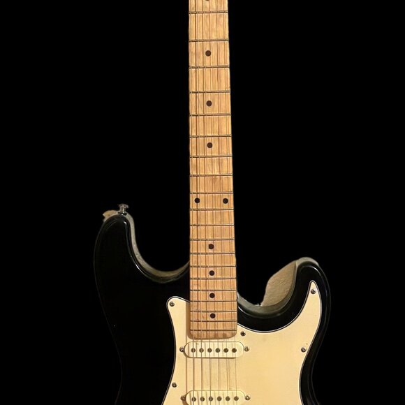 Behringer 6 String Electric Guitar - Picture 3 of 4